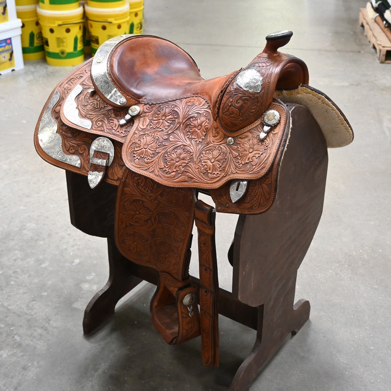 15.5 USED BILLY COOK WESTERN SHOW SADDLE
