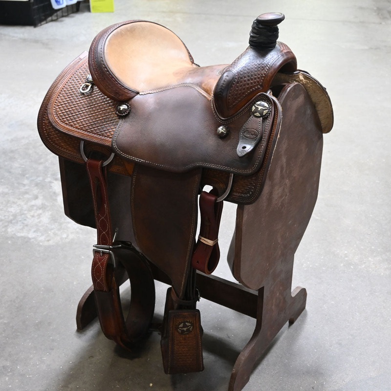 14.5 USED HW ROPING SADDLE