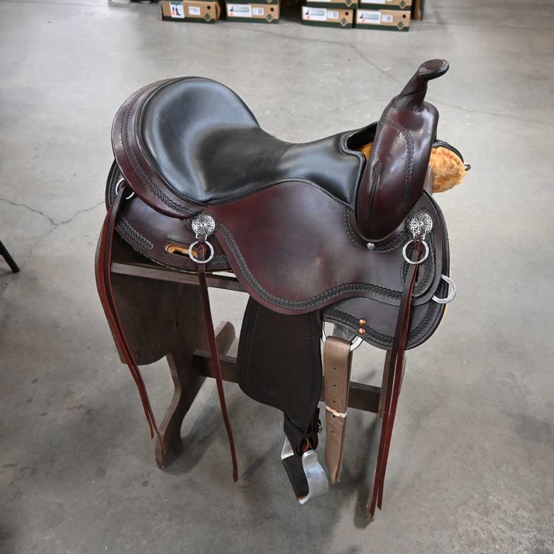 16 DEMO CIRCLE Y GILLETTE TRAIL SADDLE