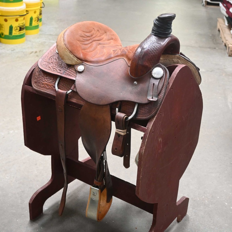 12.5 USED COURTS YOUTH TEAM ROPING SADDLE