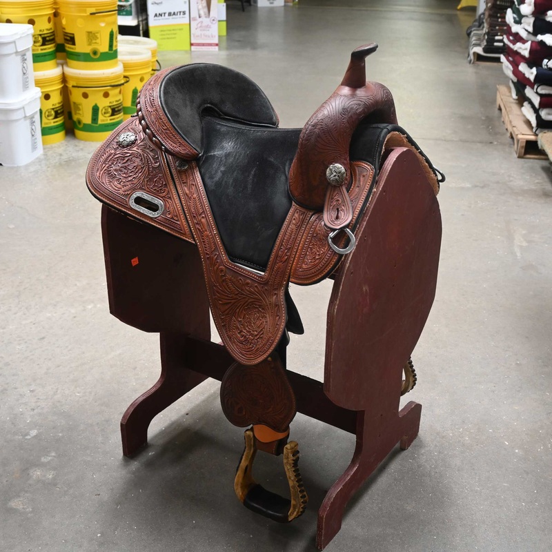 14.5 USED CIRCLE Y JACKIE JATZLAU TREELESS BARREL SADDLE