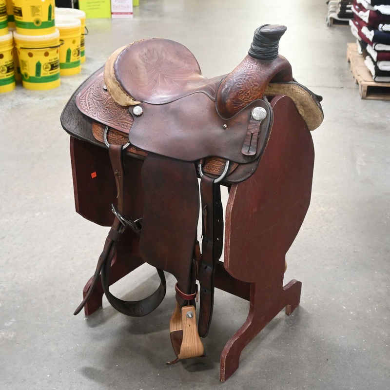 14.5 USED COURTS TEAM ROPING SADDLE