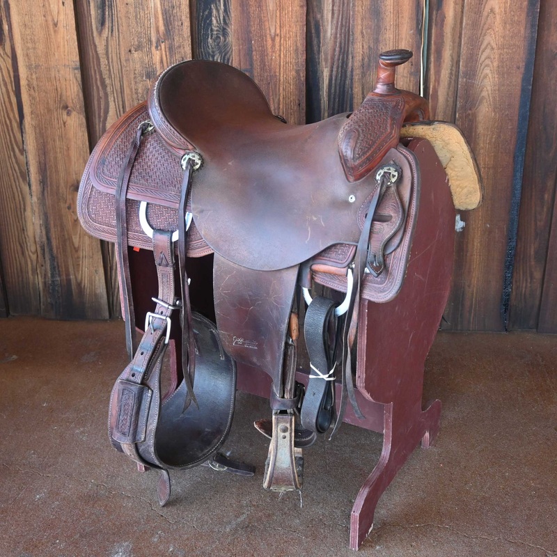 16 USED JEFF SMITH  TEAM ROPING SADDLE