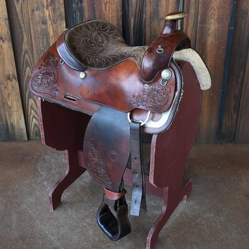 15 USED HEREFORD ROPING SADDLE