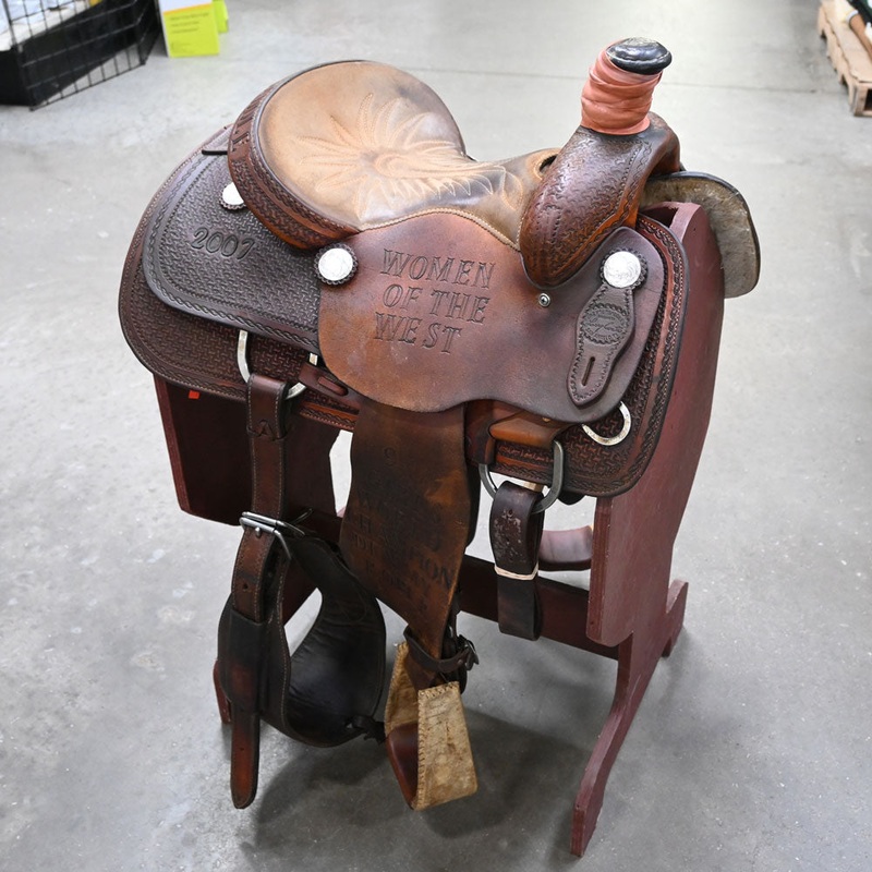 14 USED LAZY L ROPING SADDLE