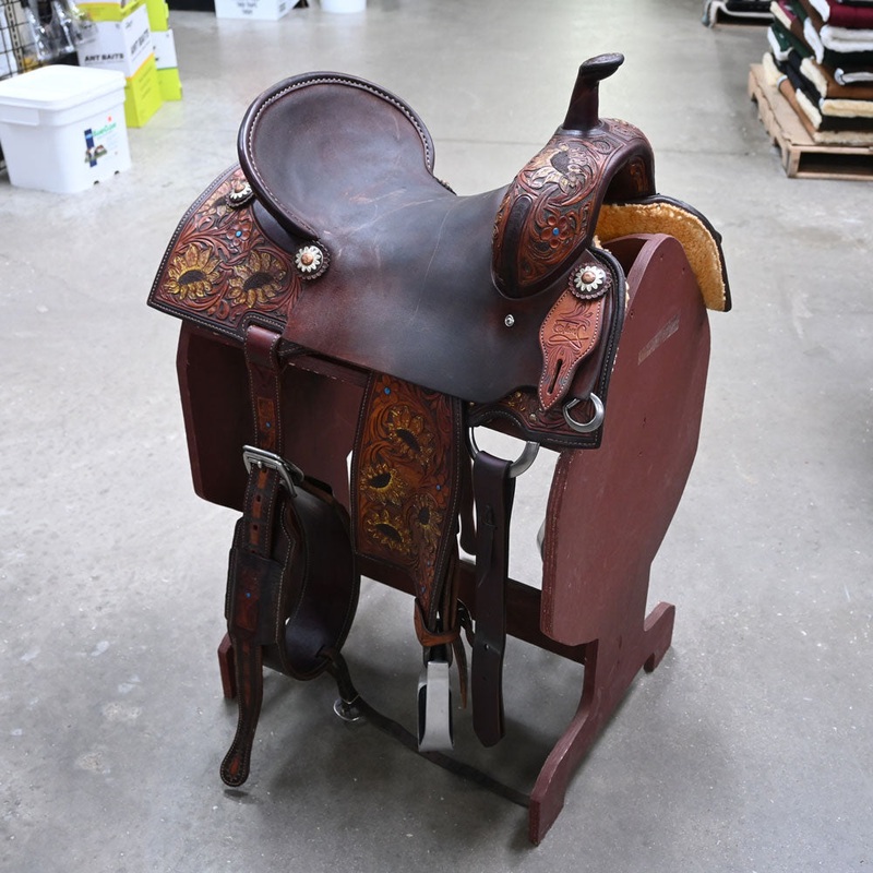 15.5 USED JEFF SMITH TAMI SEMAS BARREL SADDLE