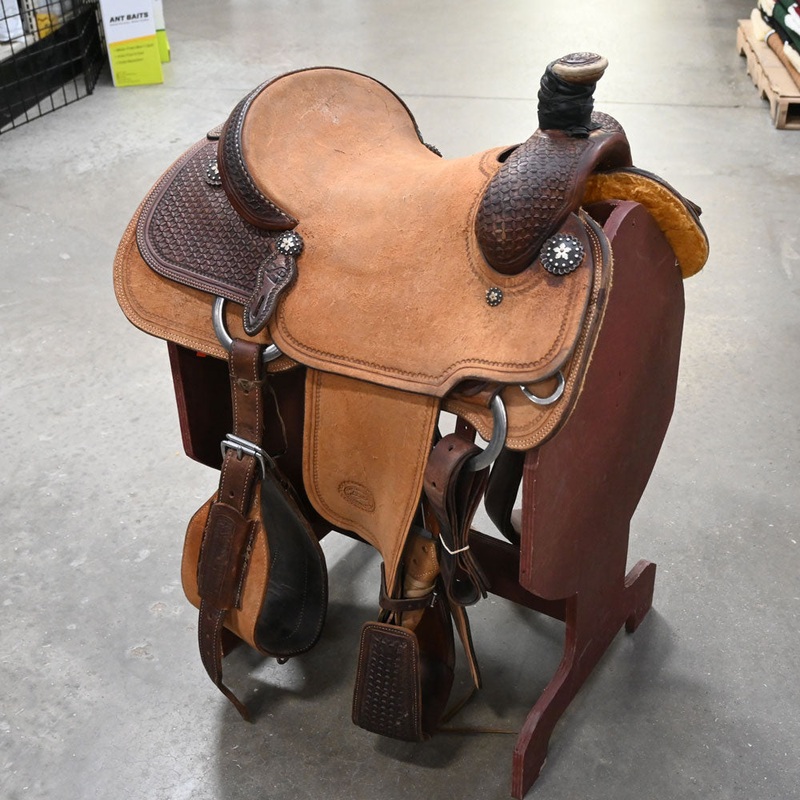 15 USED PATRICK SMITH ROPING SADDLE