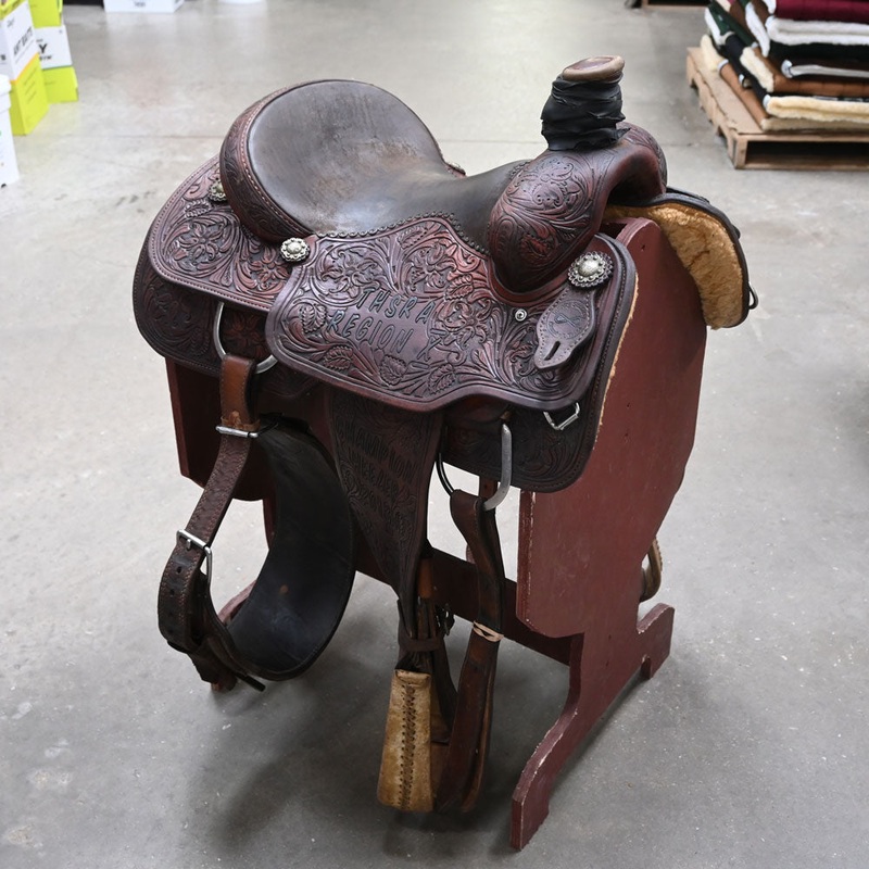 15.5 USED INFINITIY ROPING SADDLE
