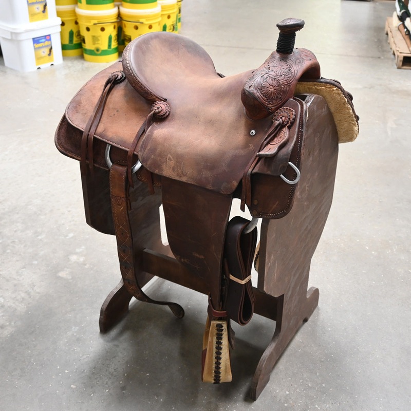 14.5 USED H4 ROPING SADDLE