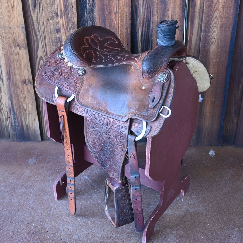 15.5 USED MARTIN ROPING SADDLE