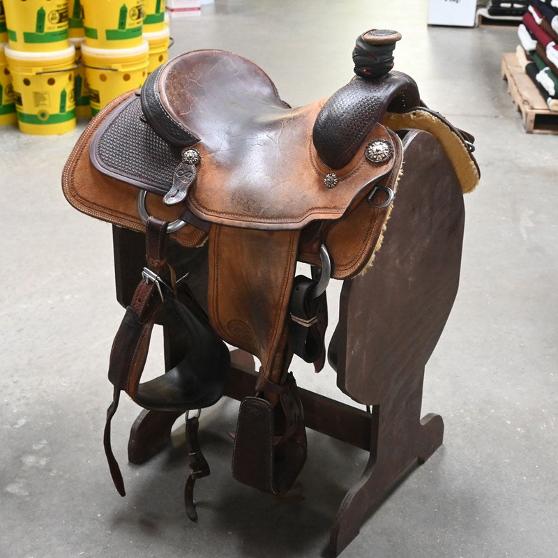 15.5 USED PATRICK SMITH ROPING SADDLE
