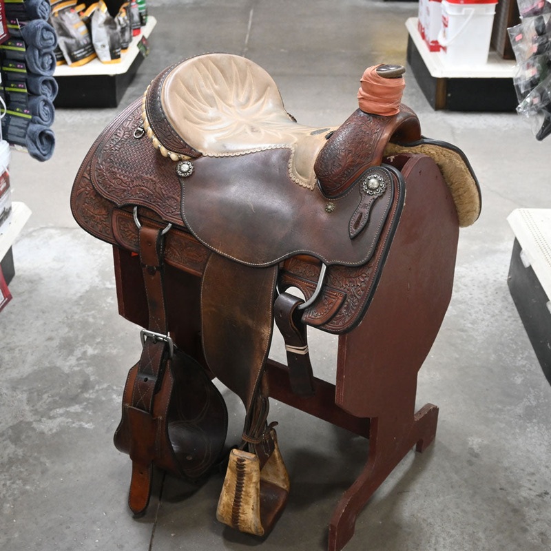 15 USED ALLEN RANCH ROPING SADDLE