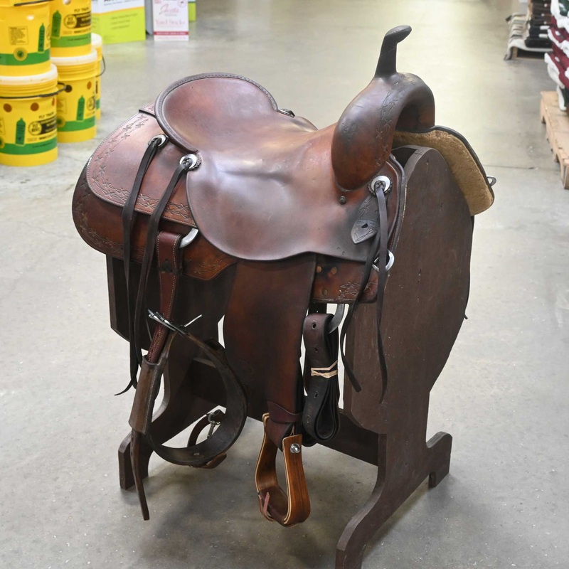 16.5 USED ROO HIDE CUTTING SADDLE